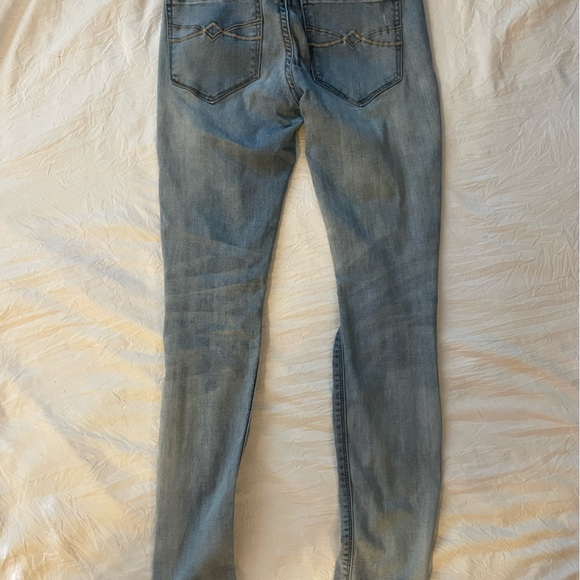 Cute Cut Out/Ripped Skinny Jeans - Picture 5 of 10